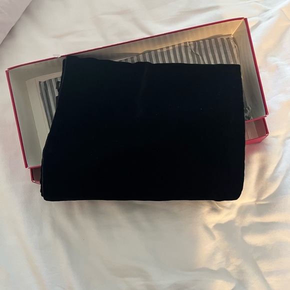 Ladies black Holt Renfrew scarf nwt - Picture 3 of 15